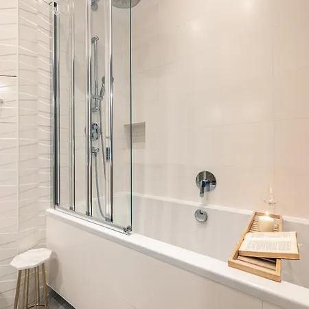 דירה Dubois - 62m2, Workspace, Ac - By Rentujemy